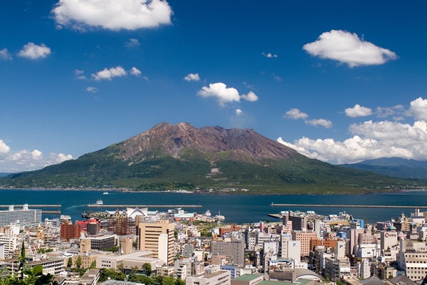 鹿児島市内中心部の総合病院で各科医師を募集します。 鹿児島市内中心部の総合病院で各科医師を募集します。